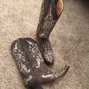 Women’s Corral Pointed Toe Boots Size 10